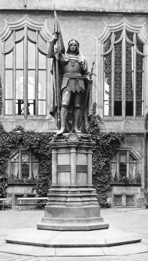 Duke Albrecht bronze statue by Hermann Hultzsch